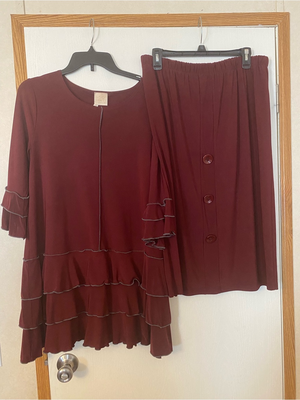 Zadie B’s Women's Burgundy Midi Skirt - Ruffle Top & Flower pin